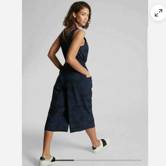 ATHLETA Sarasota Printed Jumpsuit no belt Size Medium - Picture 2 of 13